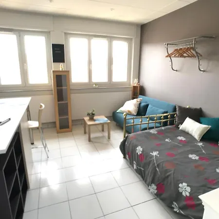Grand Avec Parking Apartment *